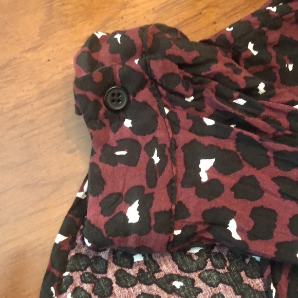 Deep maroon animal print tunic. Size XL - Picture 5 of 5